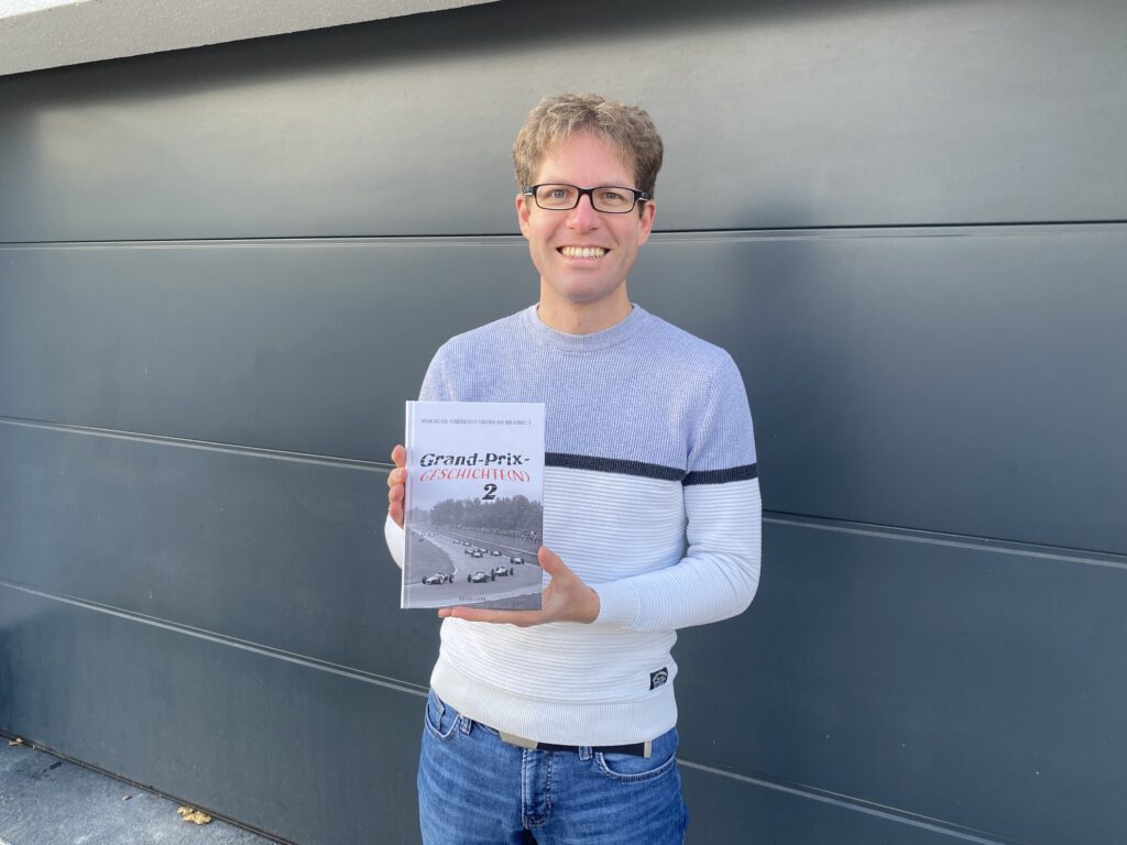 Stefan Ehlen mit seinem Formel-1-Buch "Grand-Prix-Geschichte(n) 2"